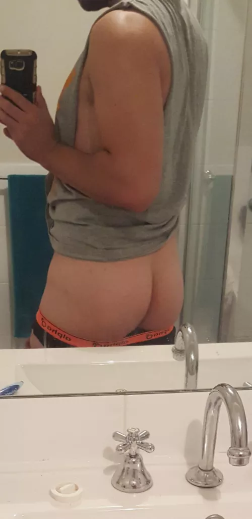 I wish Daddy would push me down and take me from behind and fill me up