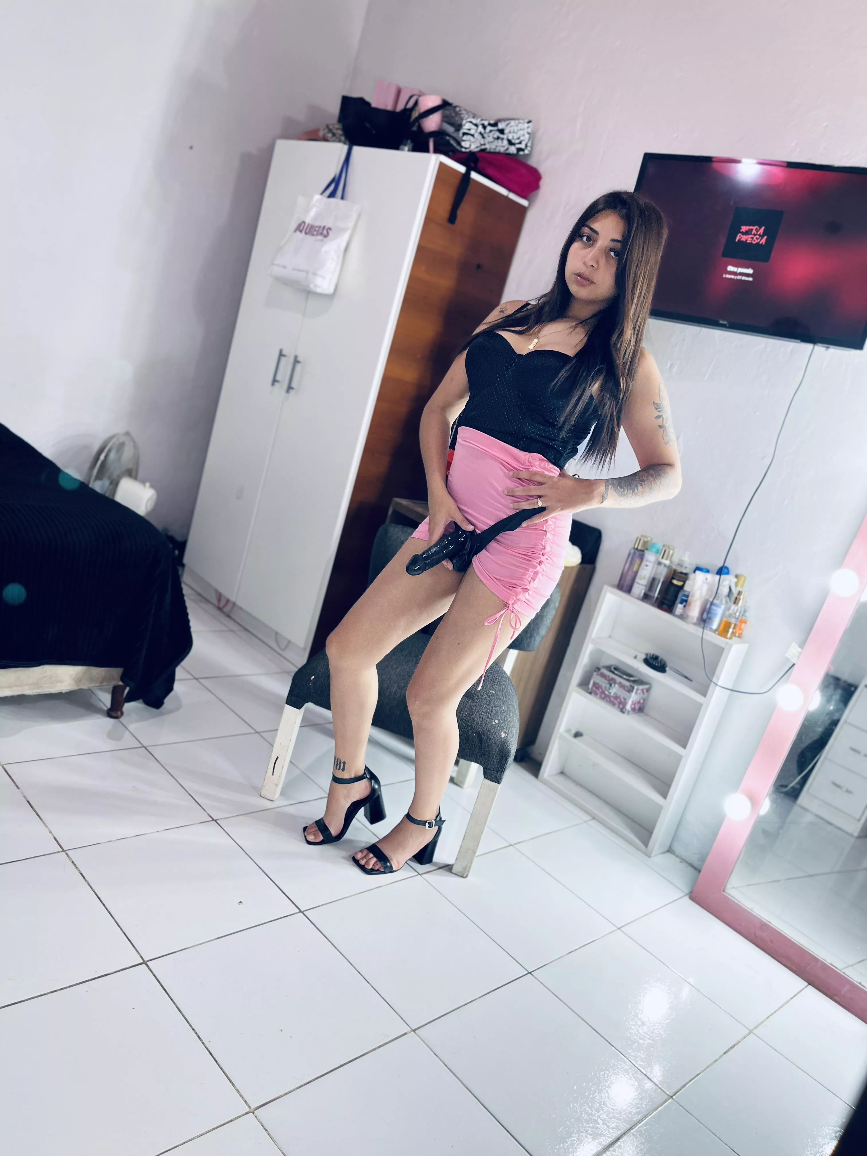 I would love to stretch your ass bitch