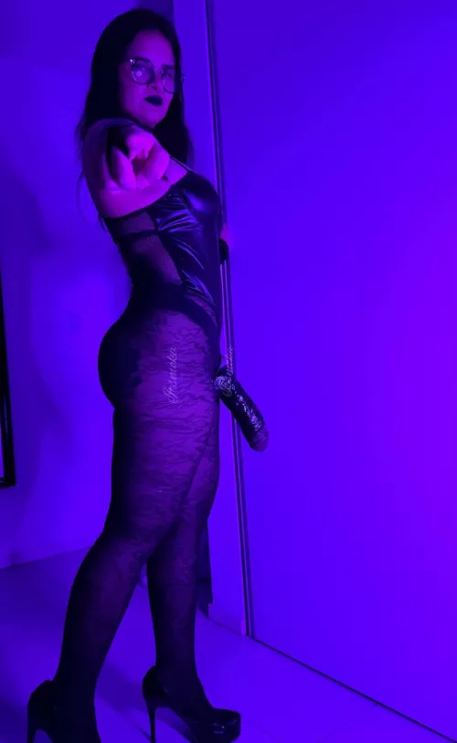 I'd like to control some asses, anyone?