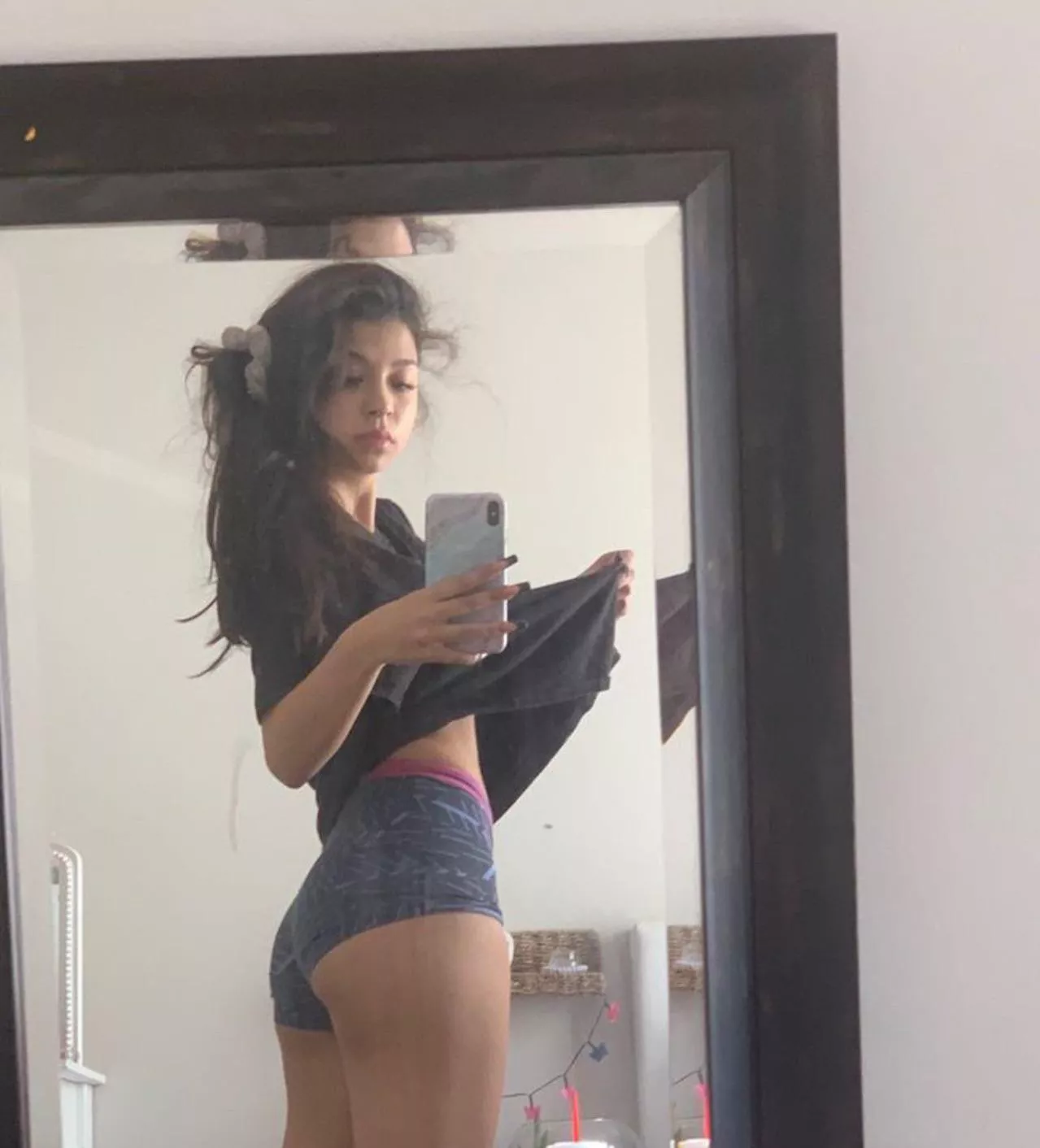 ⬆️ if I can send u nudes 