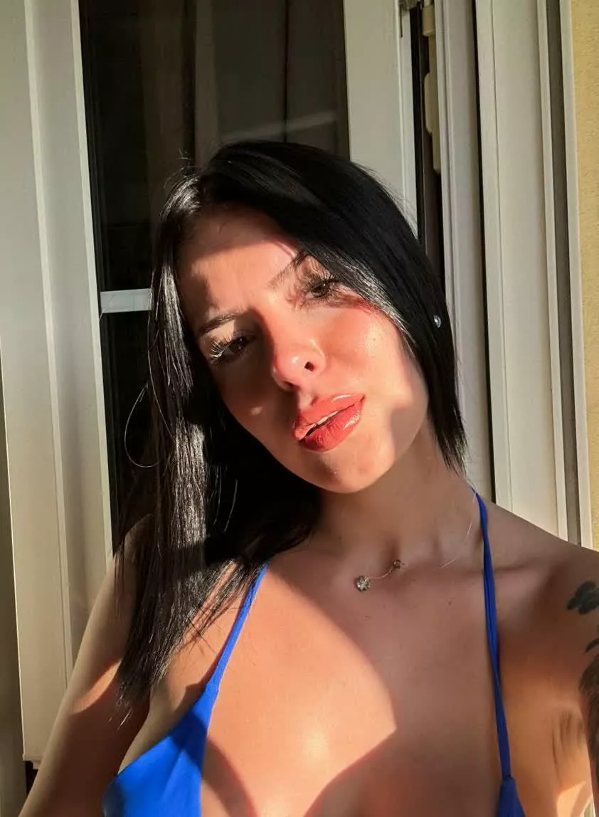 If I were your neighbour would you try to fuck me?