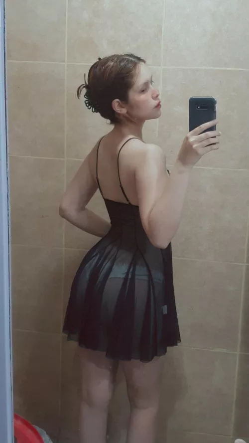 I'm a latina petite girl 