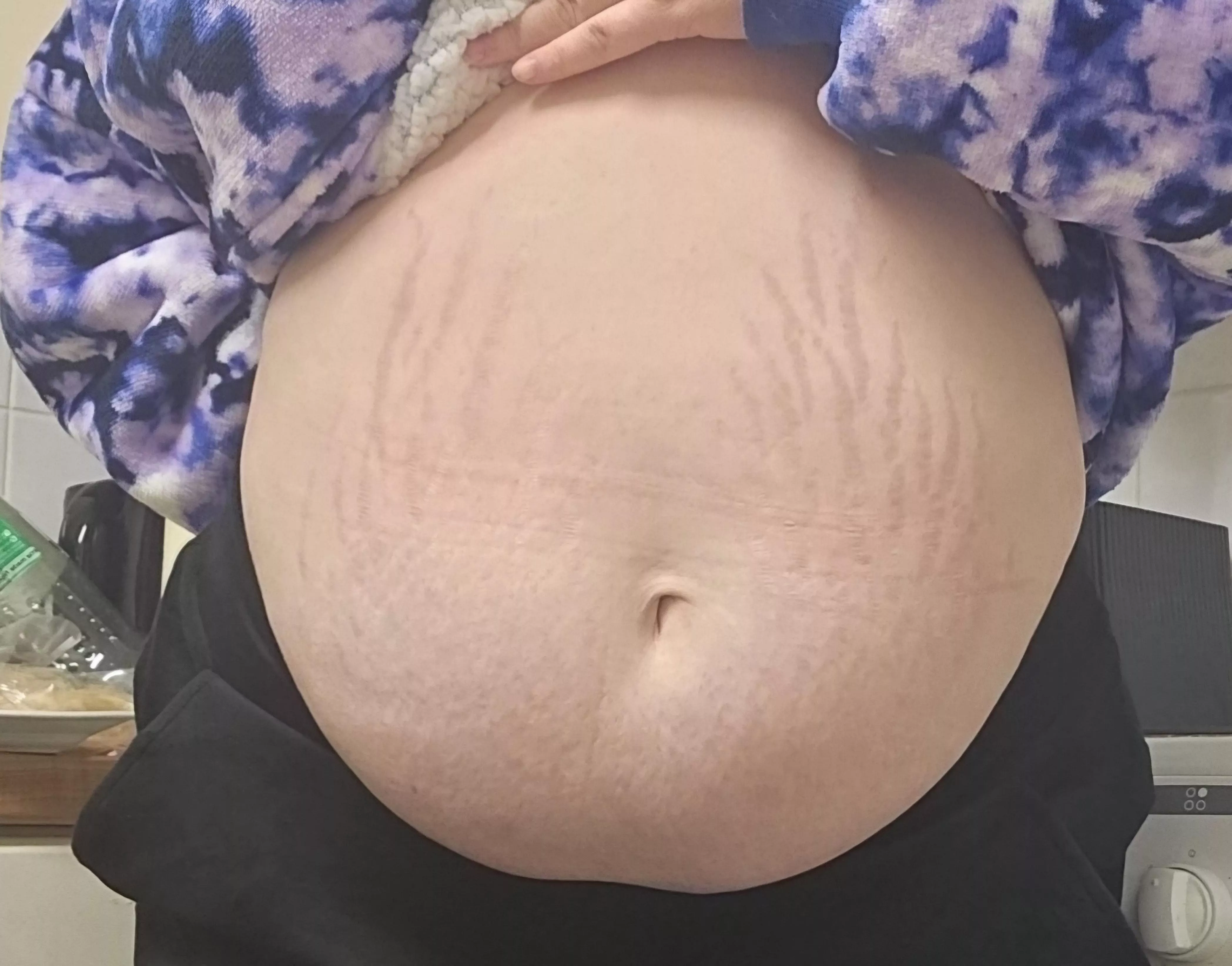 I'm so gassy anyone wanna hear ? Content avaliable 18+