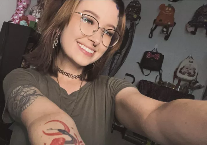 Just a pretty mommy domme looking amazing as well 