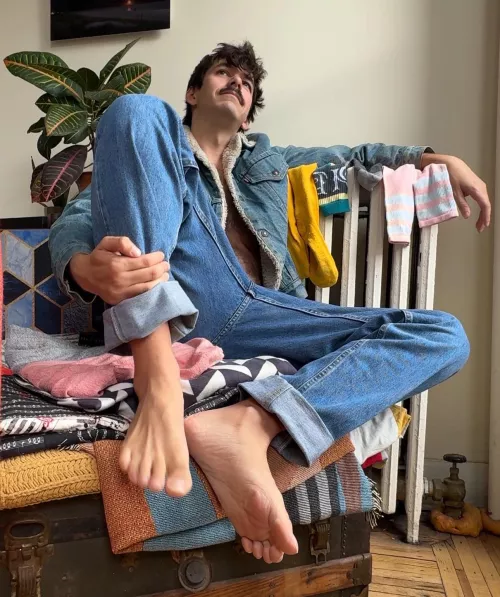 Just him and his big feet hanging out