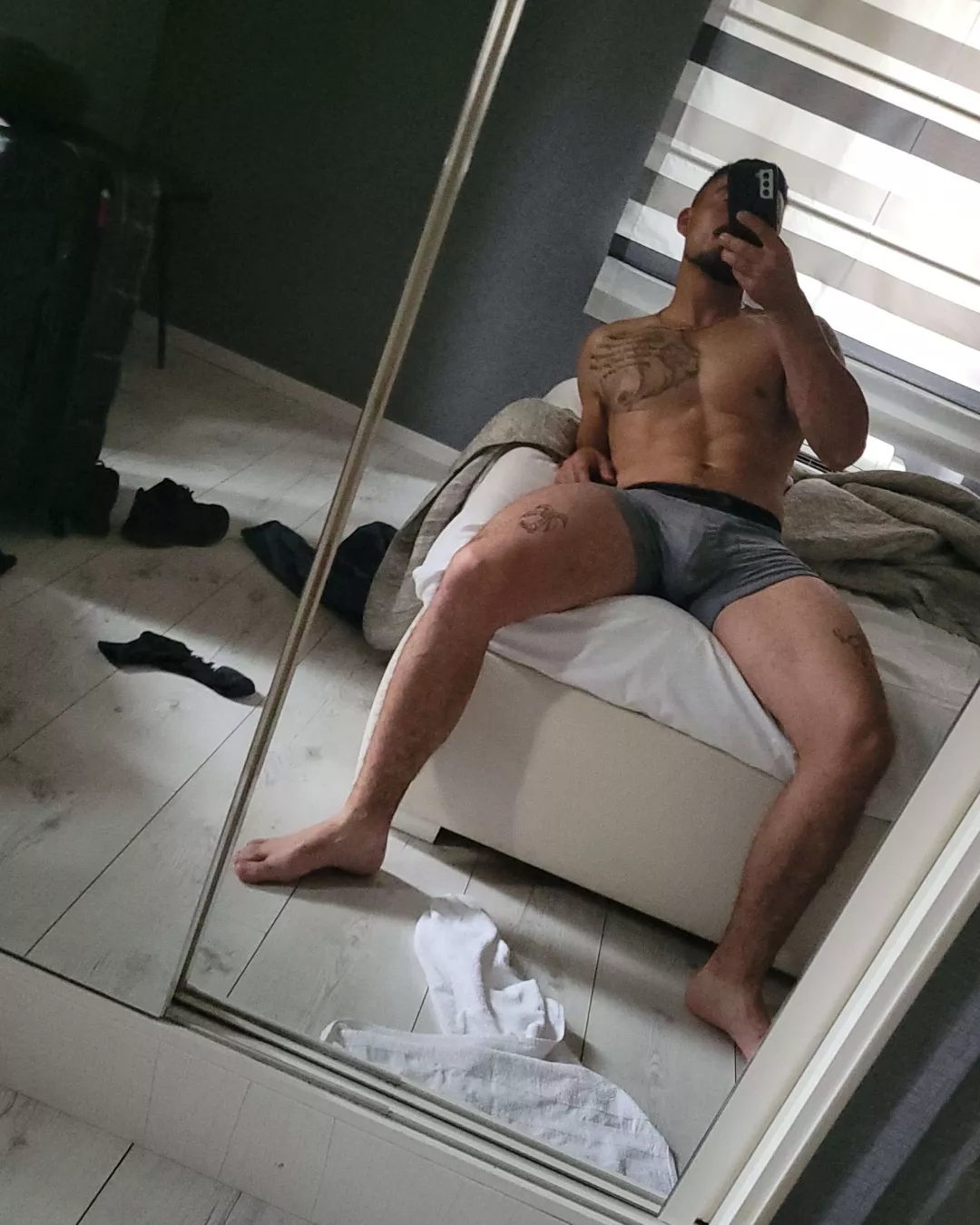 Just your regularly scheduled, midday thirst trap