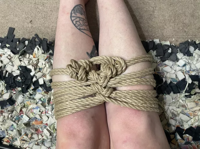 Keeping my legs together 😜 