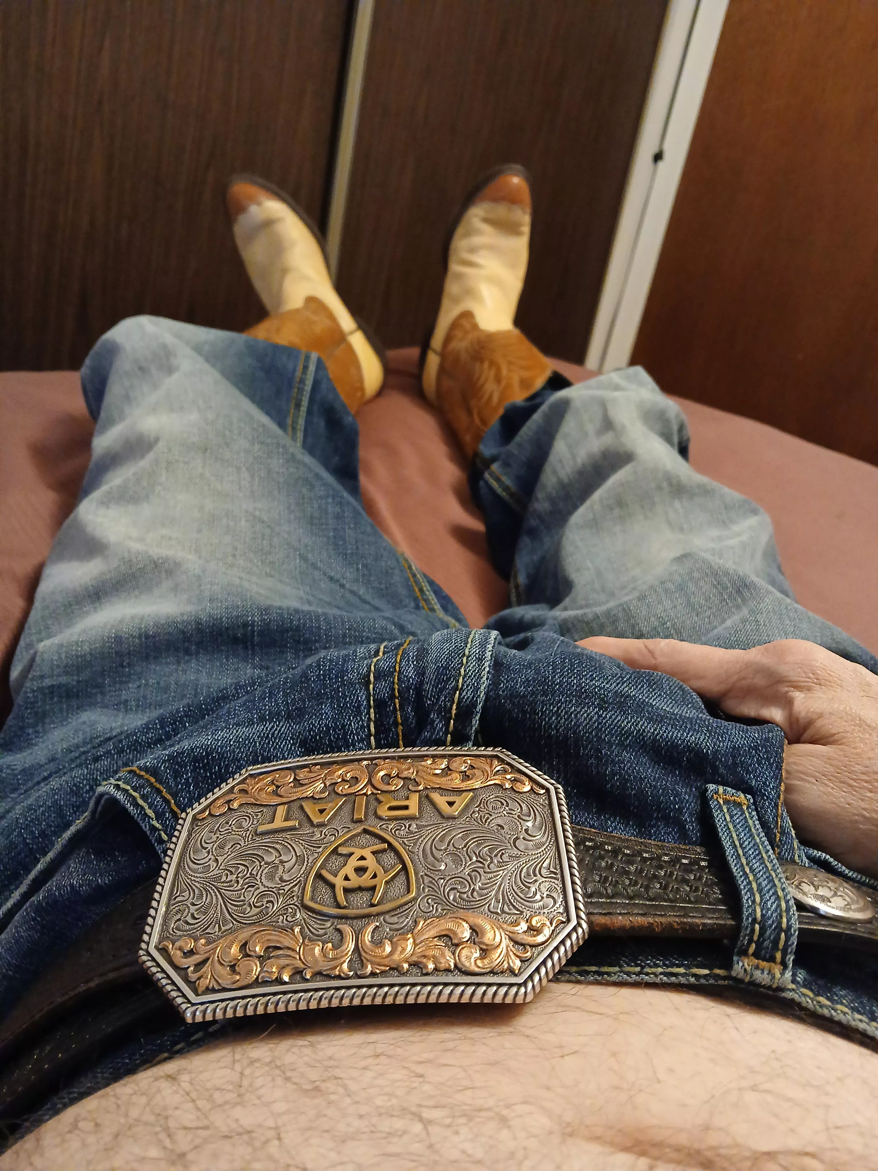 Kinda tight in my Ariat Jeans.