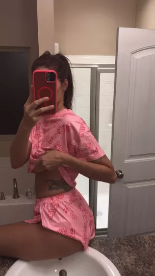 Let’s turn this night into something memorable. 😉✨