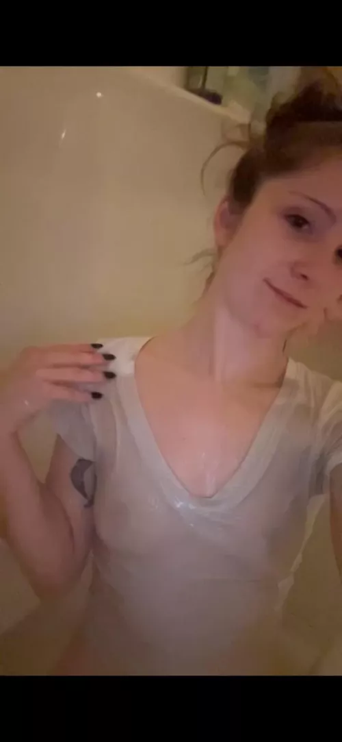 Lonely wet t shirt to remind me of summer 