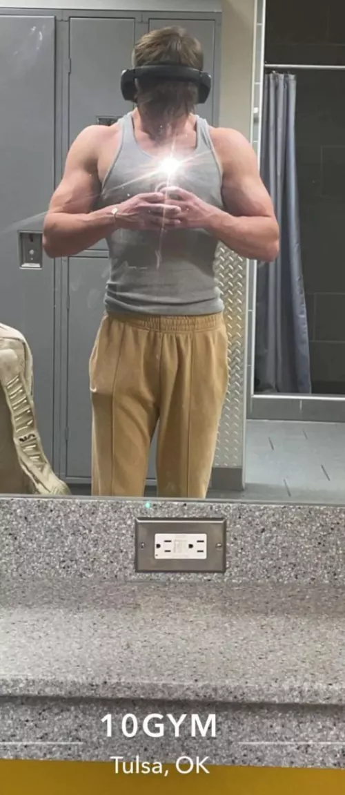 Looking for a workout partner 21m text me 918-671-0245