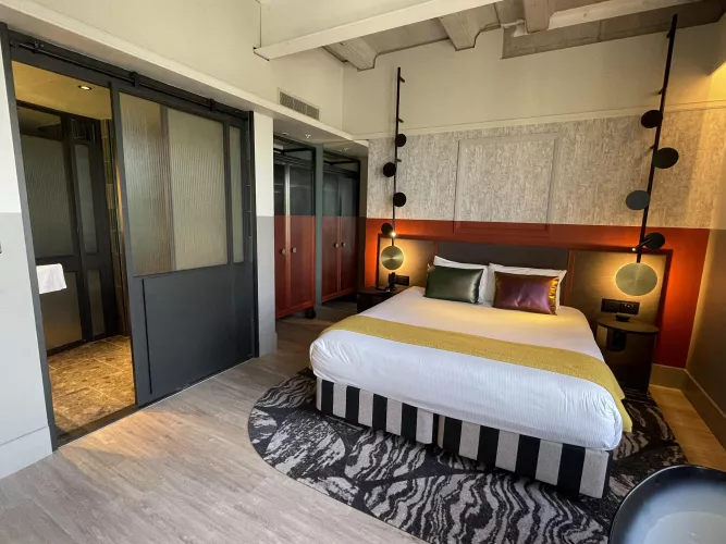 M38 any AKL wives want to come be my roommate? 