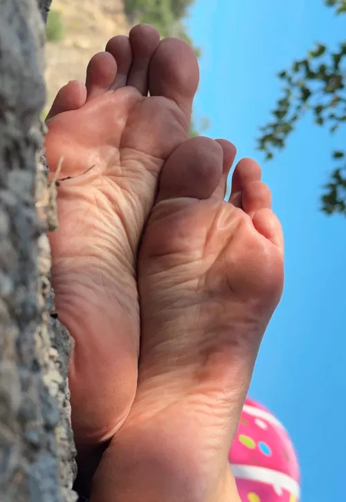 my feet are naughty today