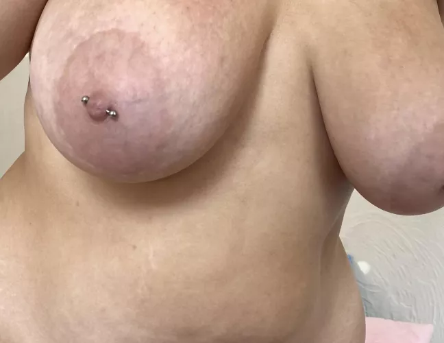 Nothing more American than big tits and massive areolas