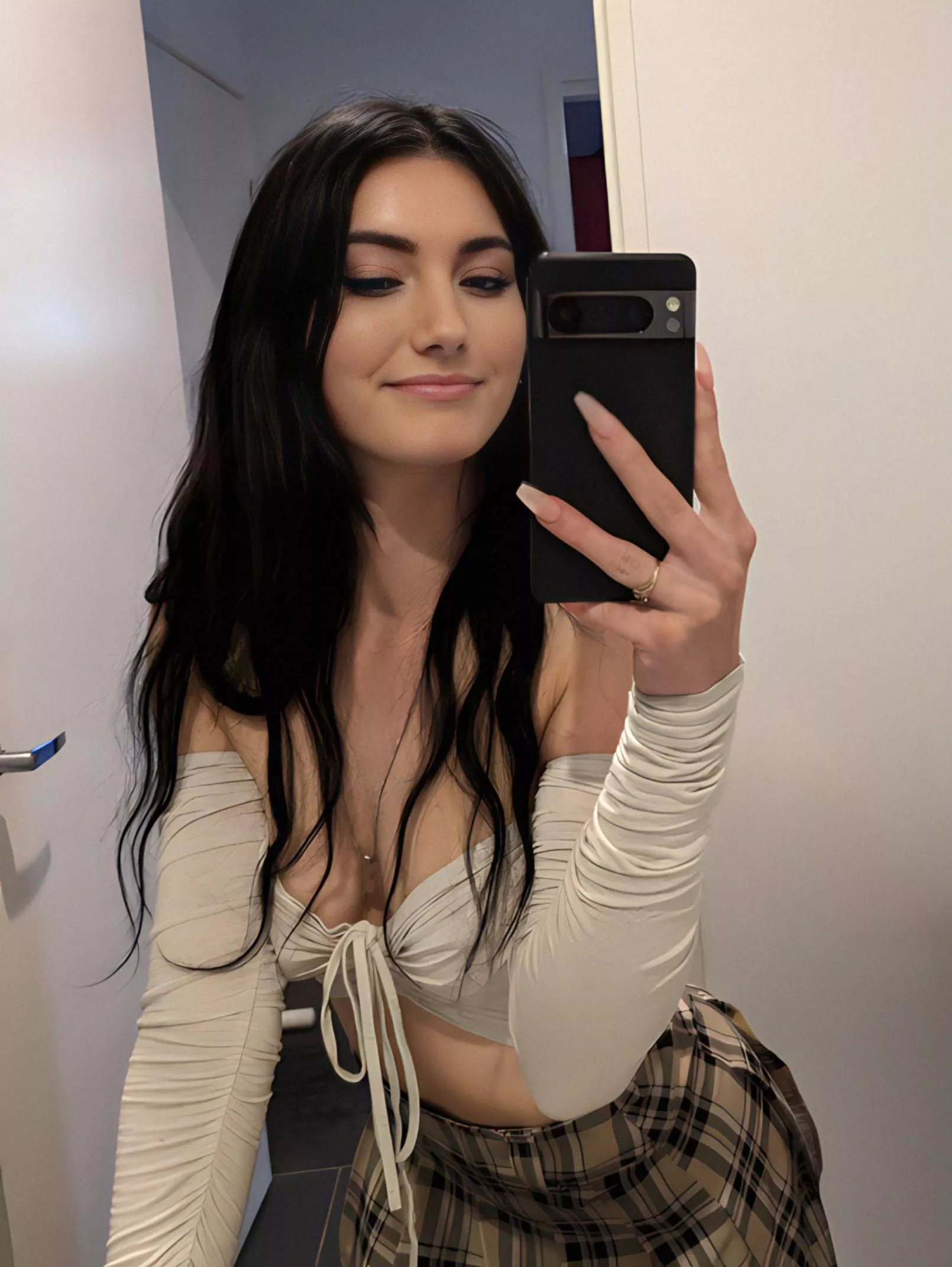 Pantieless and hoping that my 20F god bod is good enough for you (: