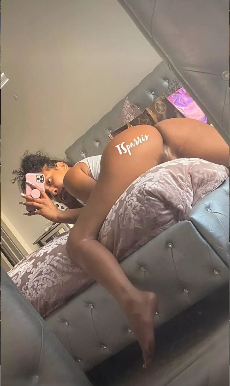 Ready for my daily backshots 