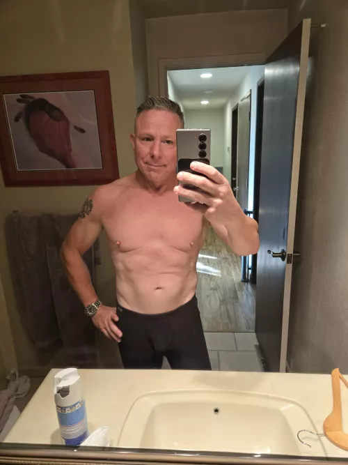 Recently divorced (not my choice) looking for local woman to chill axxx.