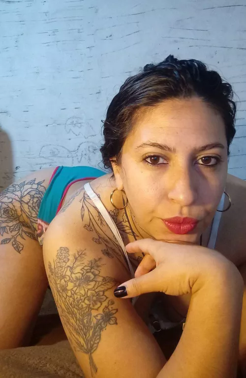 Say YES if your inbox is open for nudes