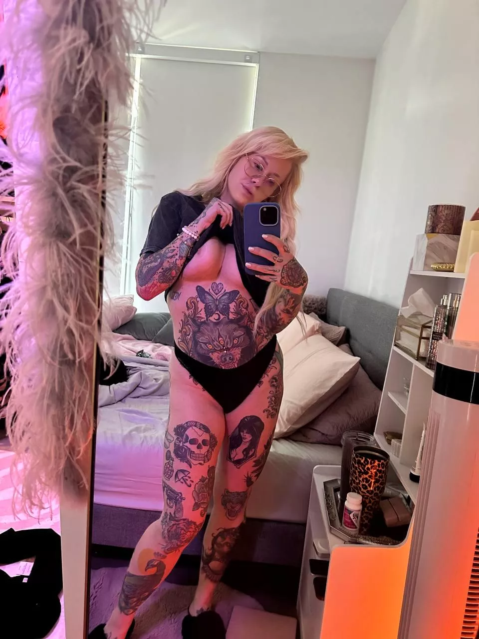 sent you this pic, will you come over?