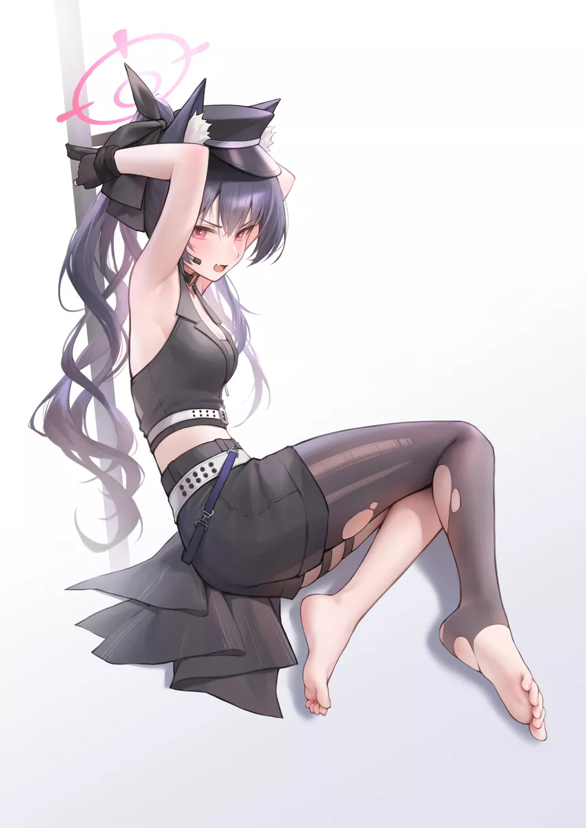 Serika in ripped tights [Blue Archive]