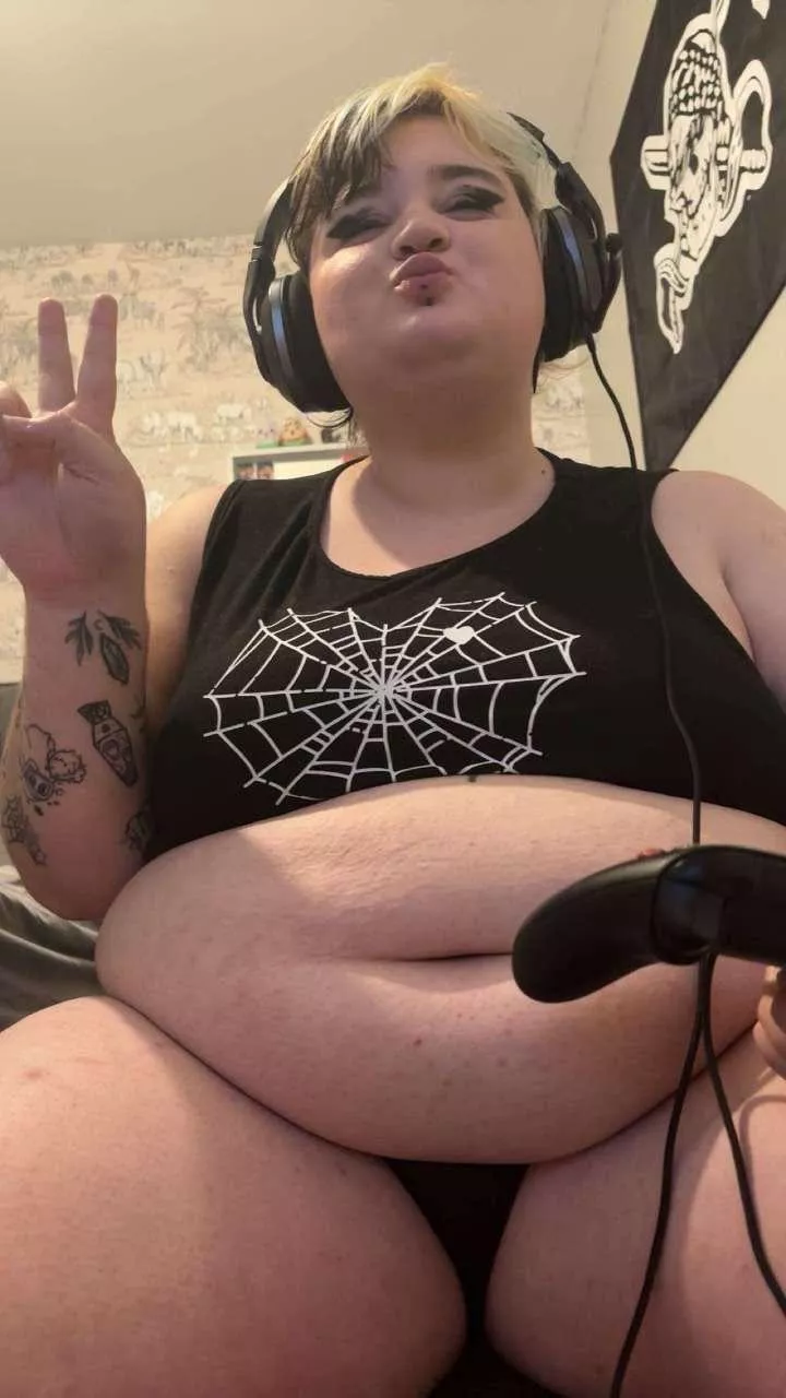 Squishy Gamer Girl 🦍🎮