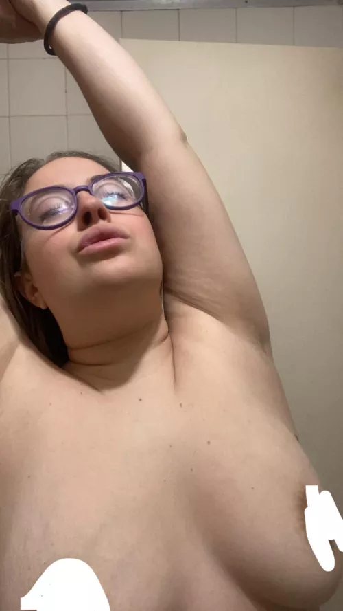 Talk to me on OF and ask for two gifts 🥵