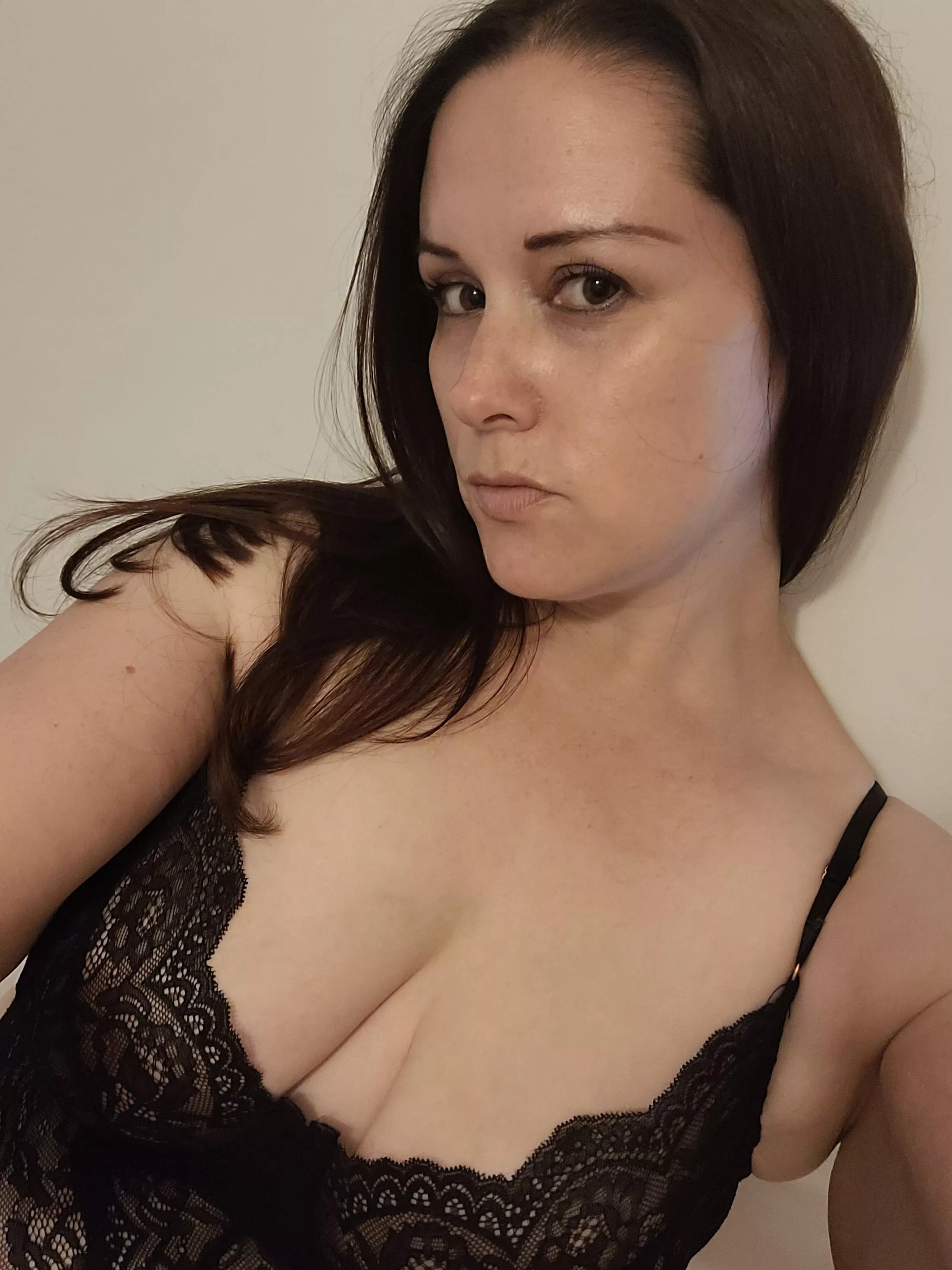 Teddy in Black, minimal makeup