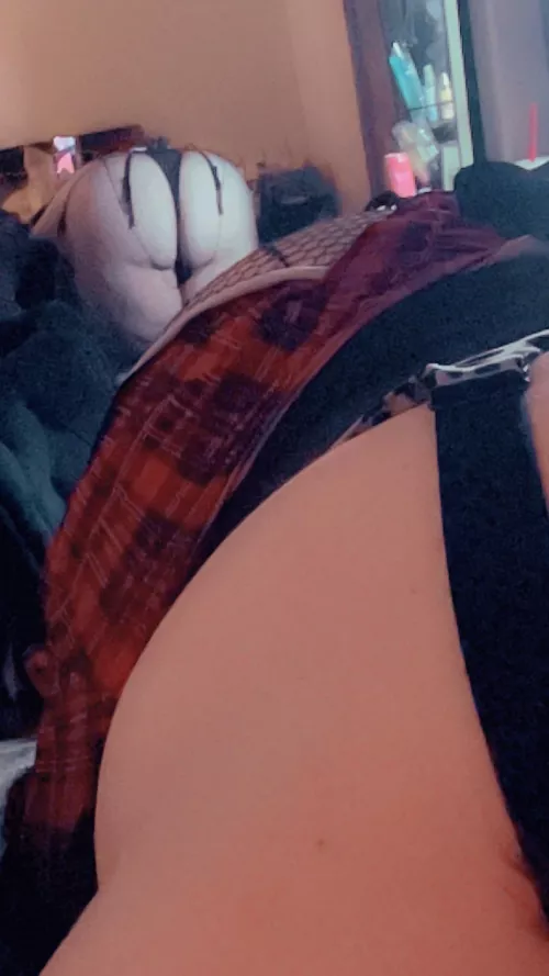 Tell me how hot my ass. Looks 