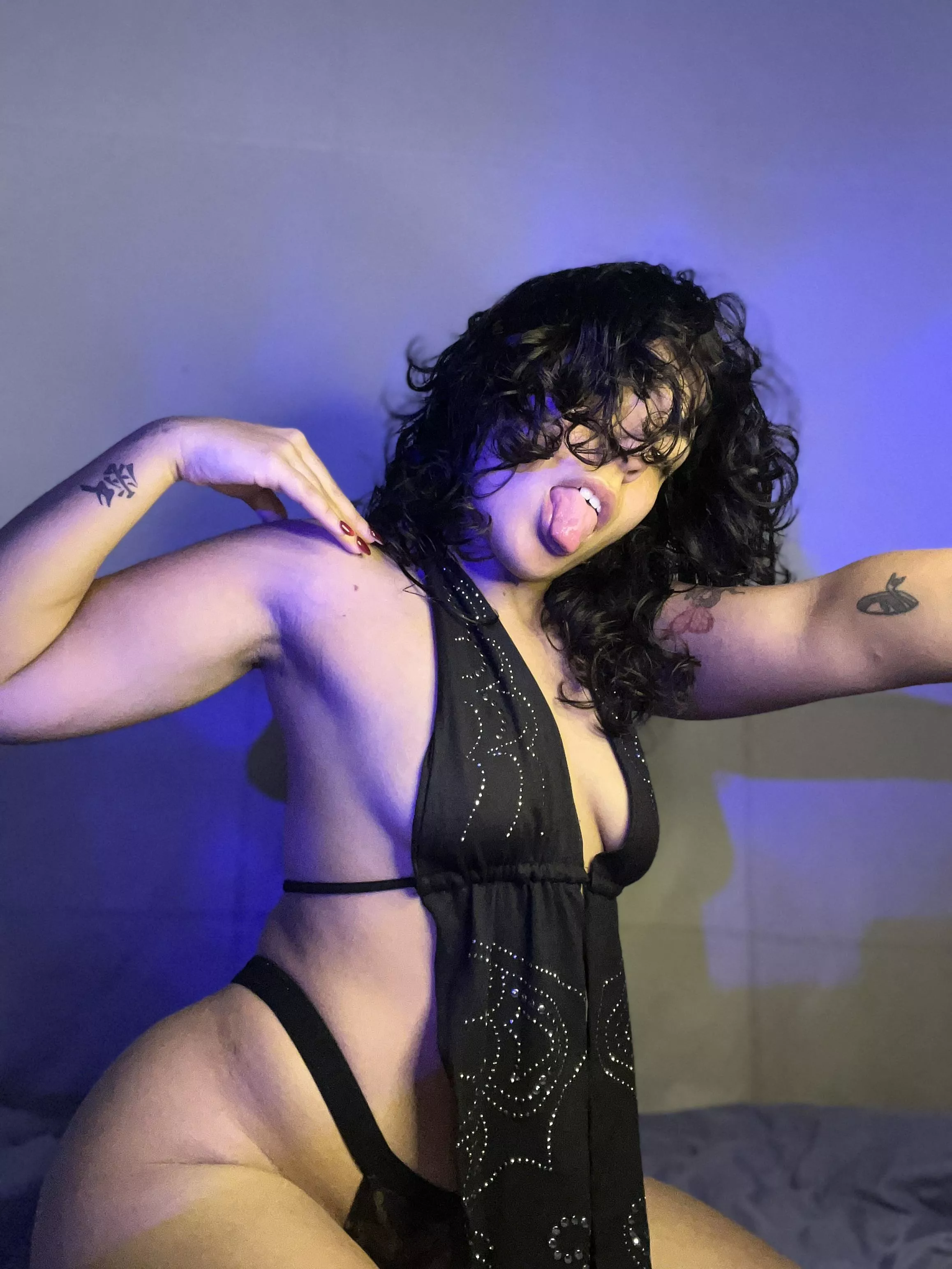 Tell me what you think when you see my delicious armpits