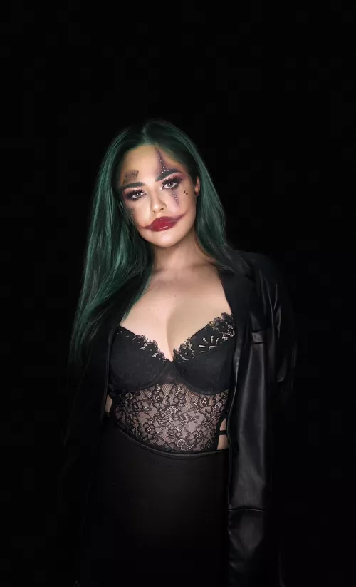 Thank me for blessing your eyes even though you don’t deserve it. 