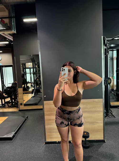 The perfect wife goes to the gym