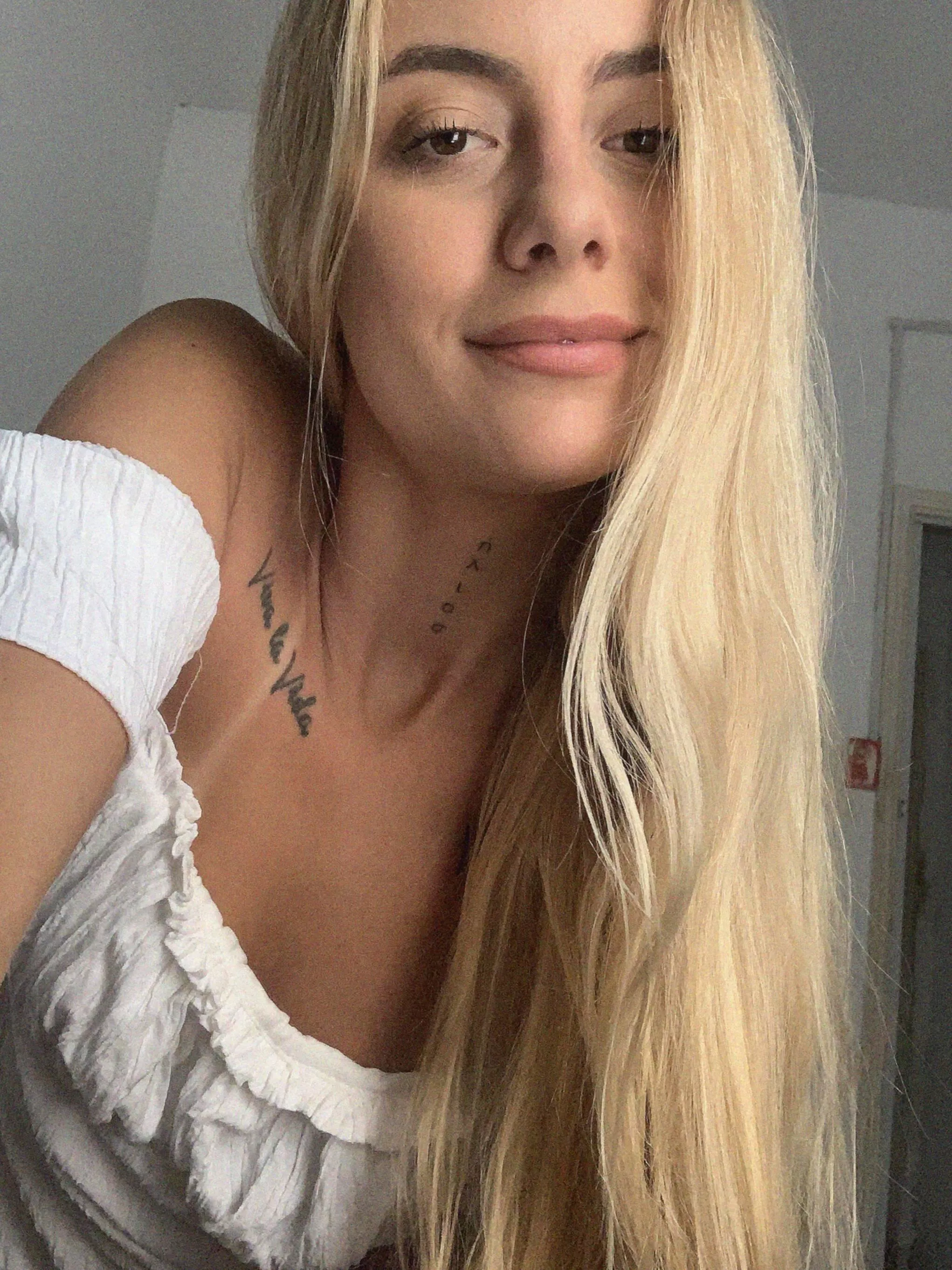 The weekend is just around the corner, is anyone free to spend it with me? Just so you know Im home alone F21