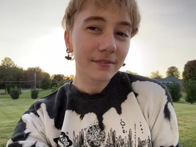 These eyes are begging you to fuck me 👀
