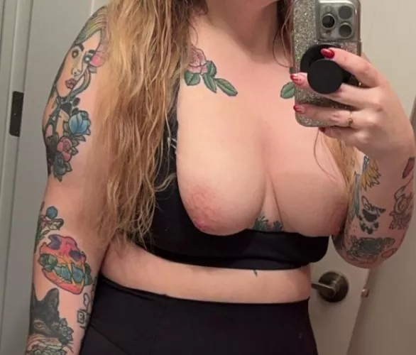 Titties on display, always. 