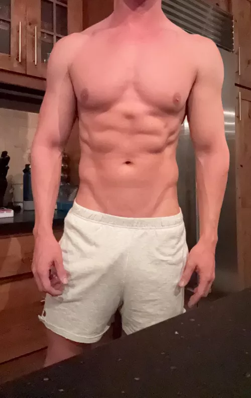 Twunk with the goal of being a beefcake… 