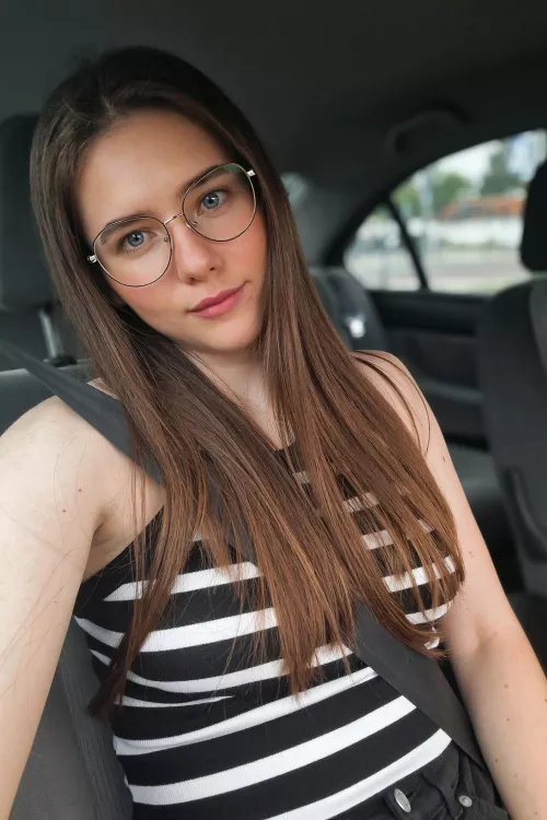 upvote if you wanna see me without the top