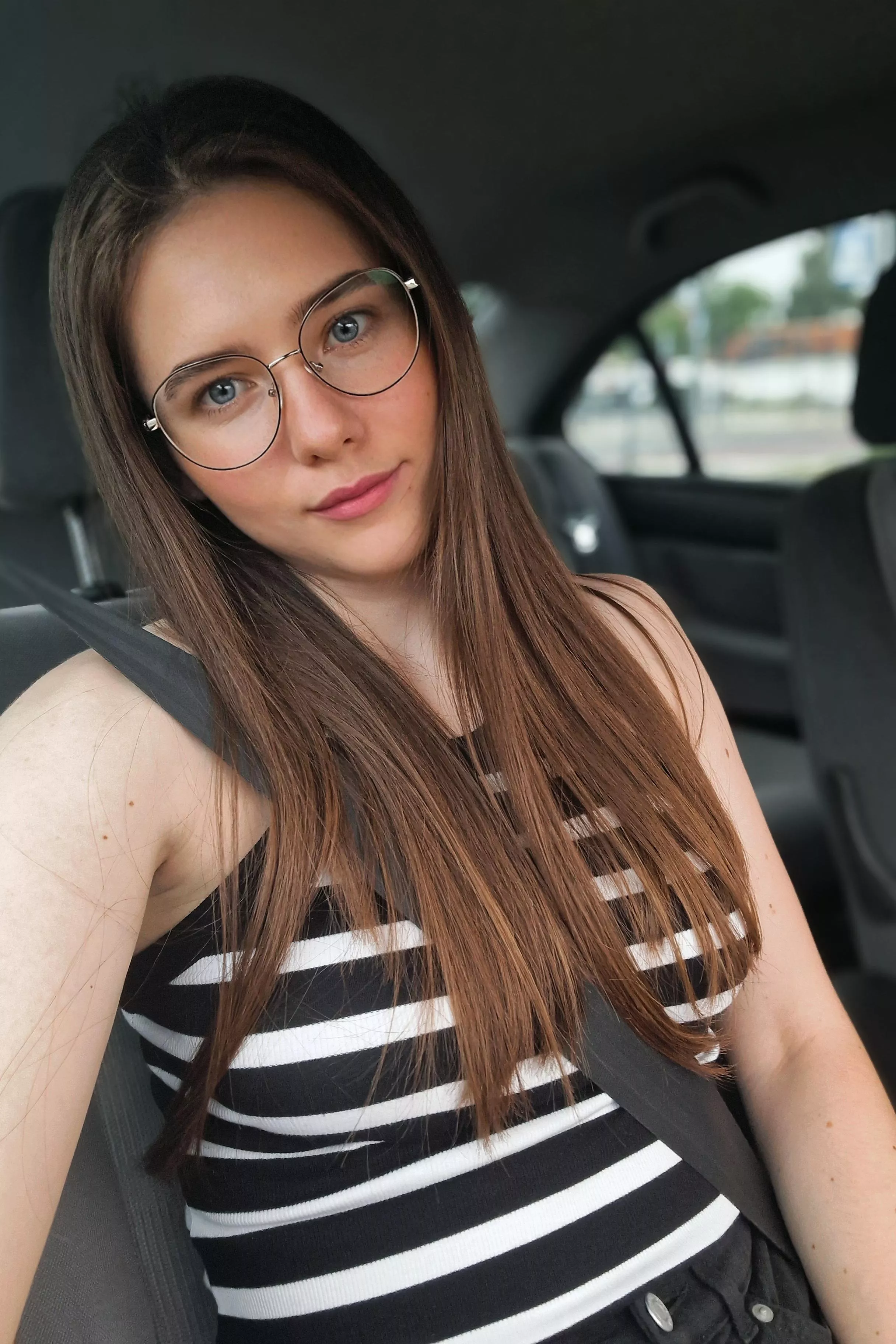 upvote if you wanna see me without the top