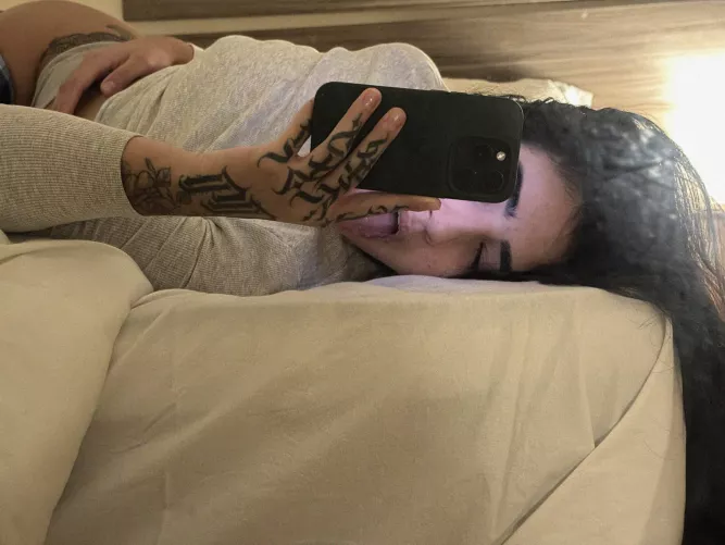 Wanna have a weekend fun with me? Or just have a chat and stay in bed