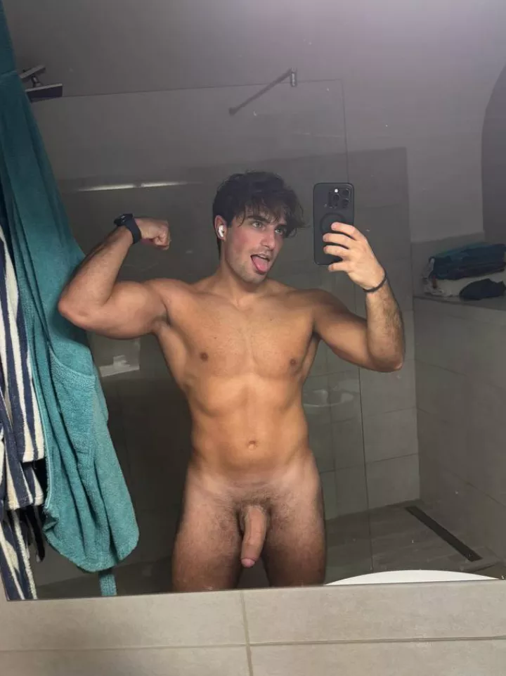 What Is Ur First thought about my photo? Be kind please 