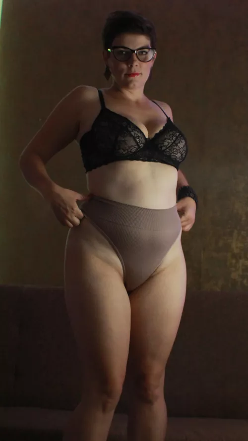 Who likes naughty mommy's 