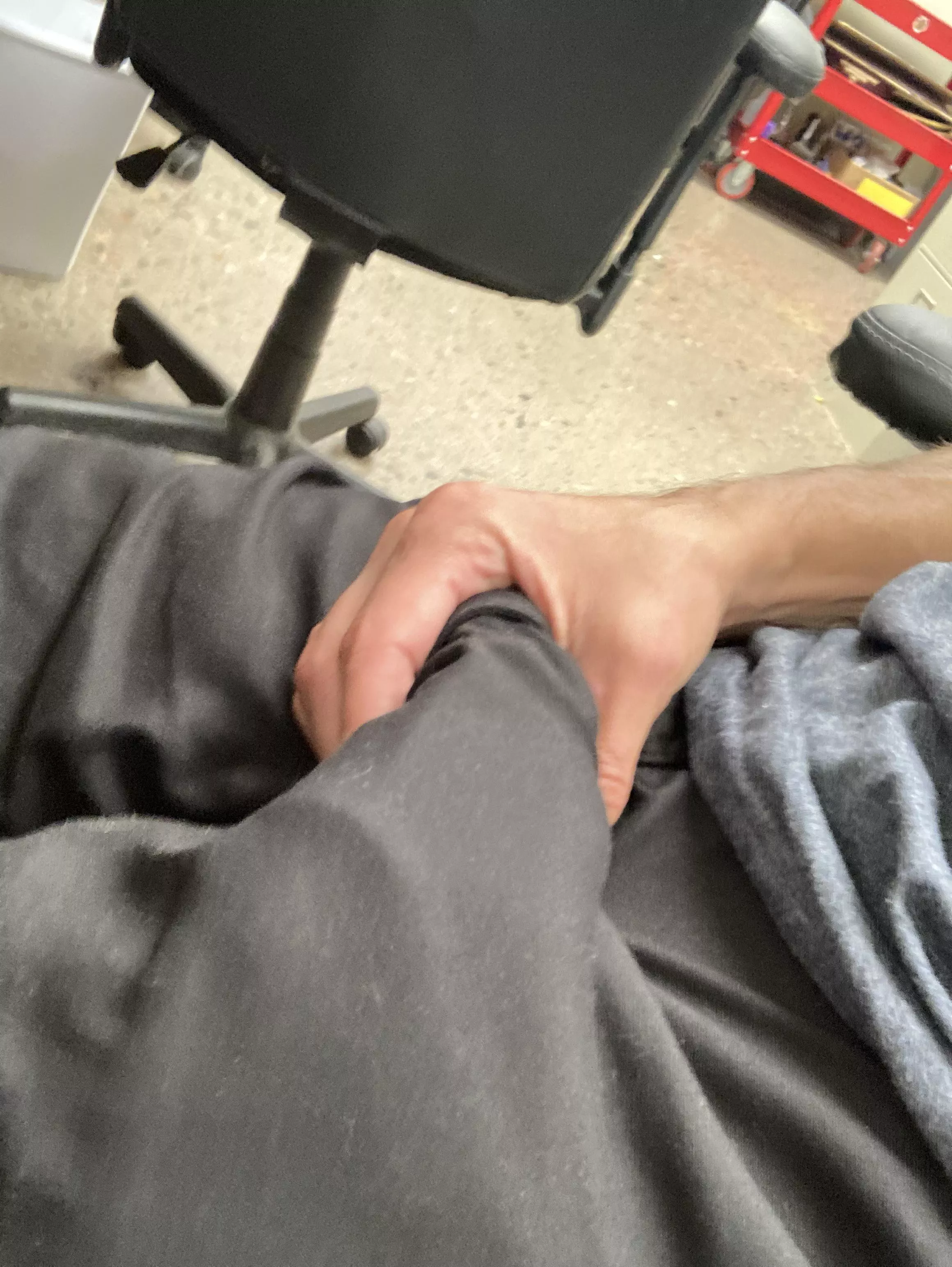 Whzupp. To the ladies. I was just scoping out and fine art. I was gonna take a stroll back to the beach 