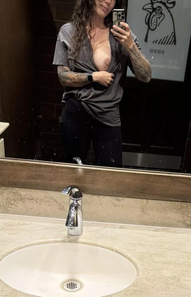 Will you choose me 39yo soccer mom or a 20 something ?[f]