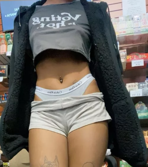 Your fav whore 🫶🏽