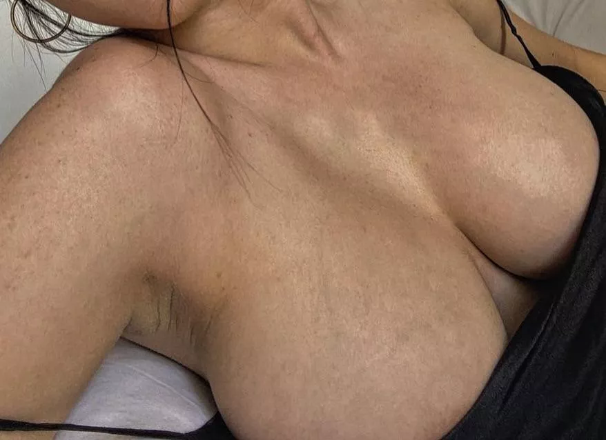 Your neighbour calls you for help what do you do ✨🫦