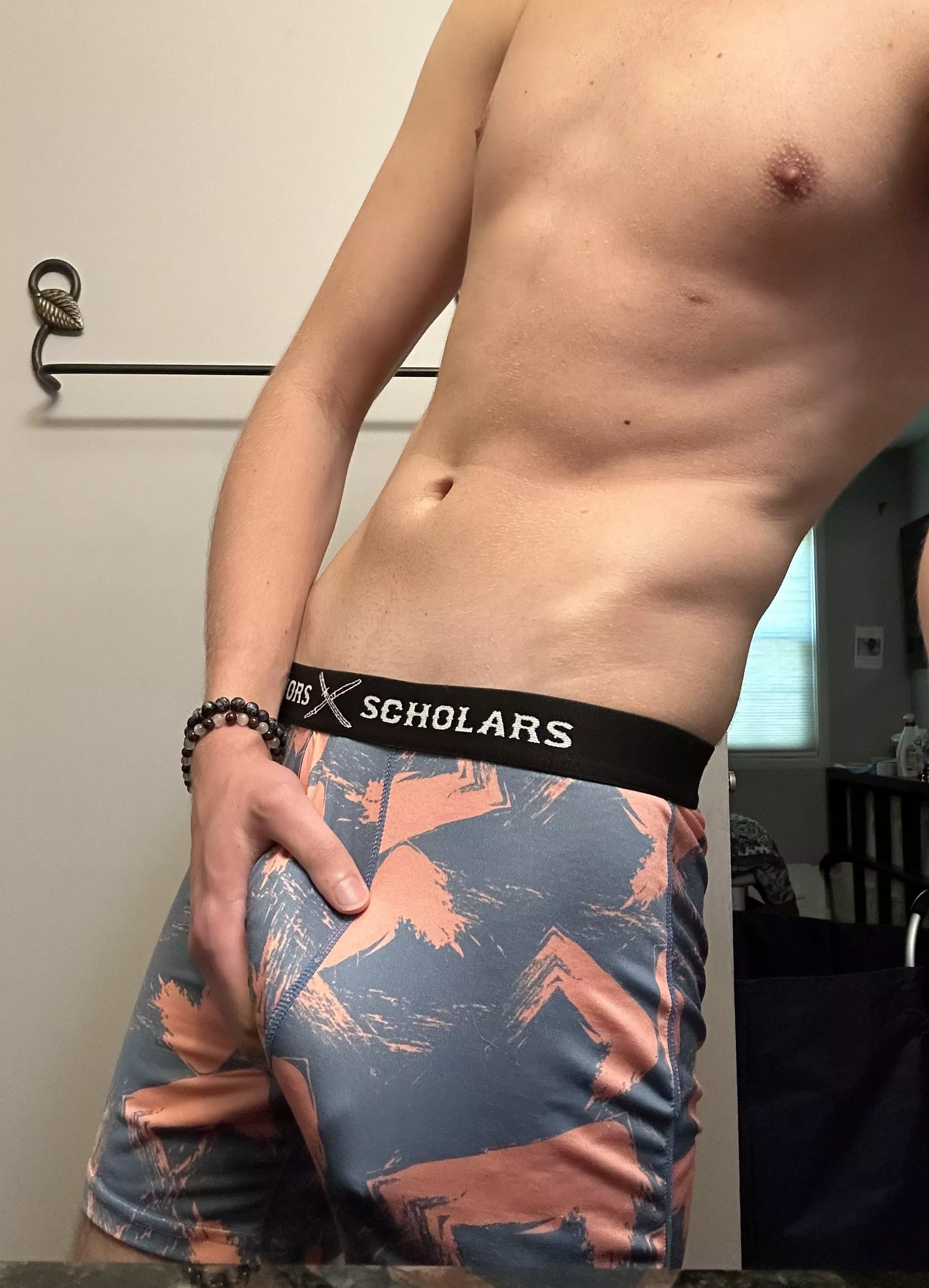 [18] 3rd leg is weighing me down 😫