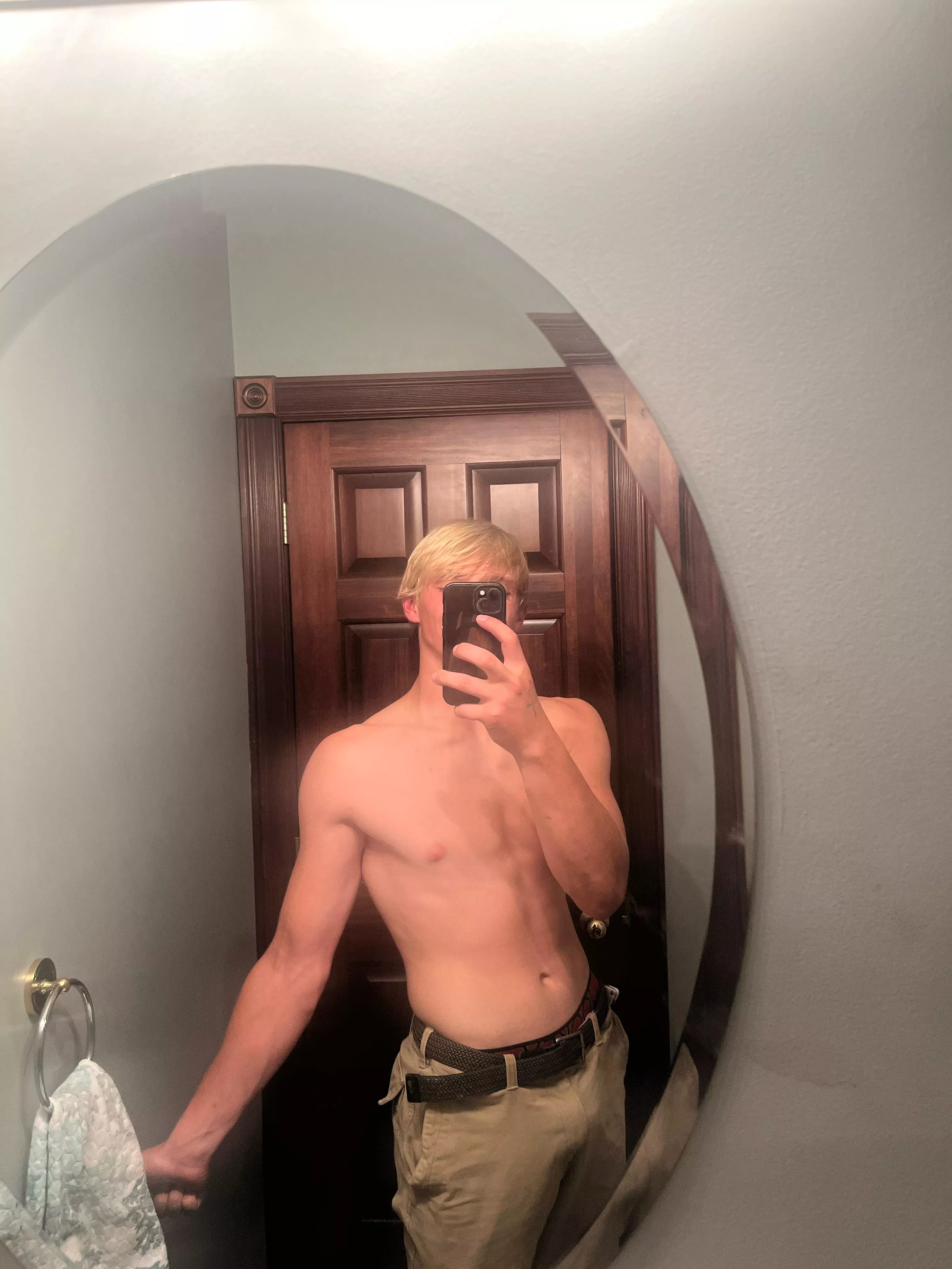 18 [M4F] #dayton - Looking for someone to dominate me