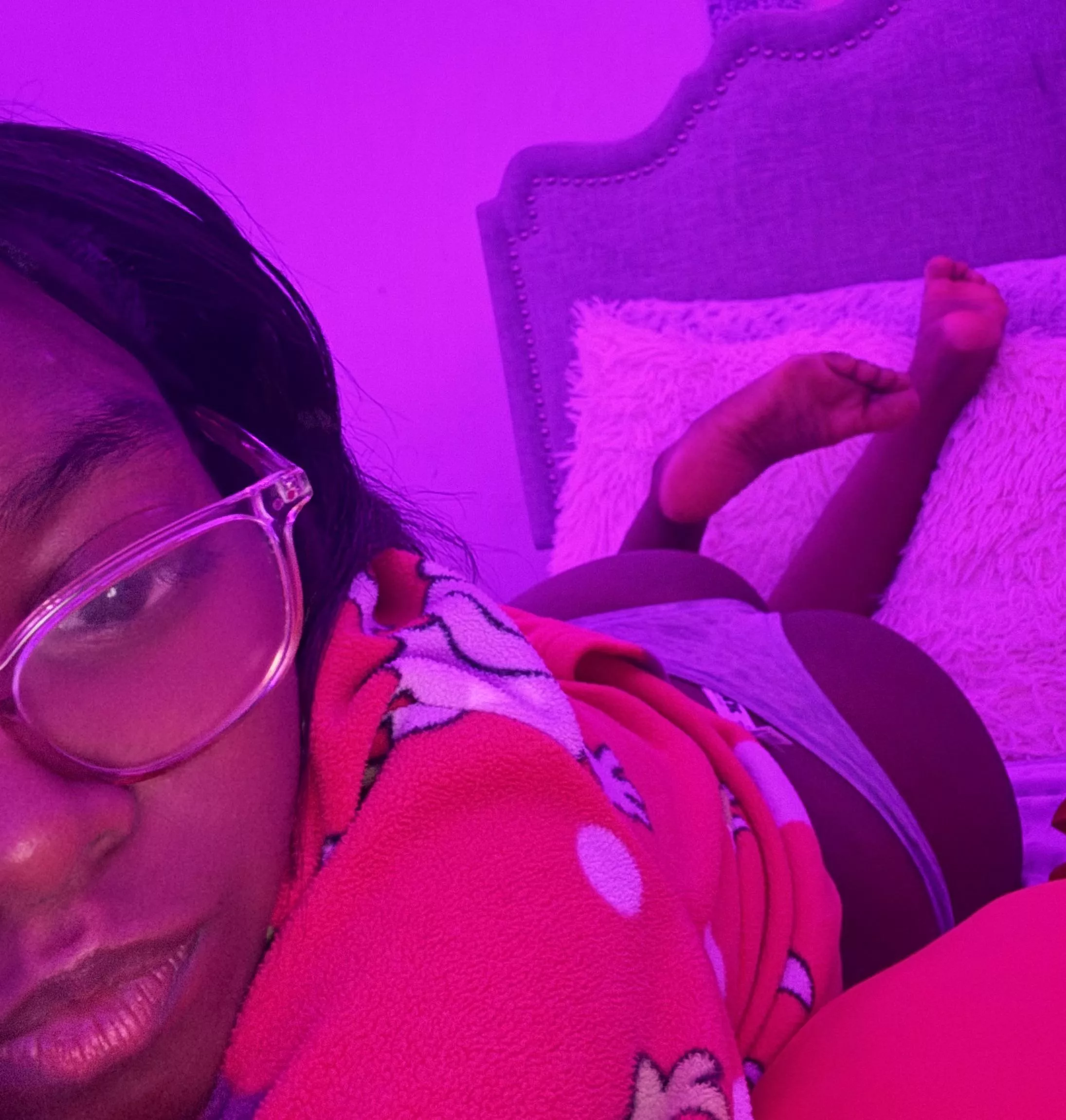 19f petite and perky✌🏾🍑