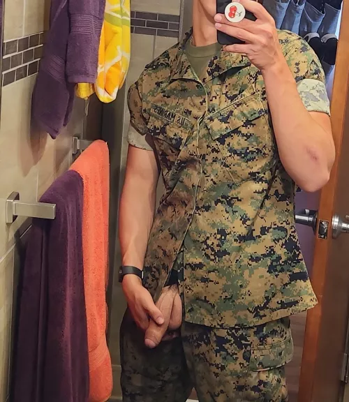 20 dm with pics if u wanna see this marine strip 