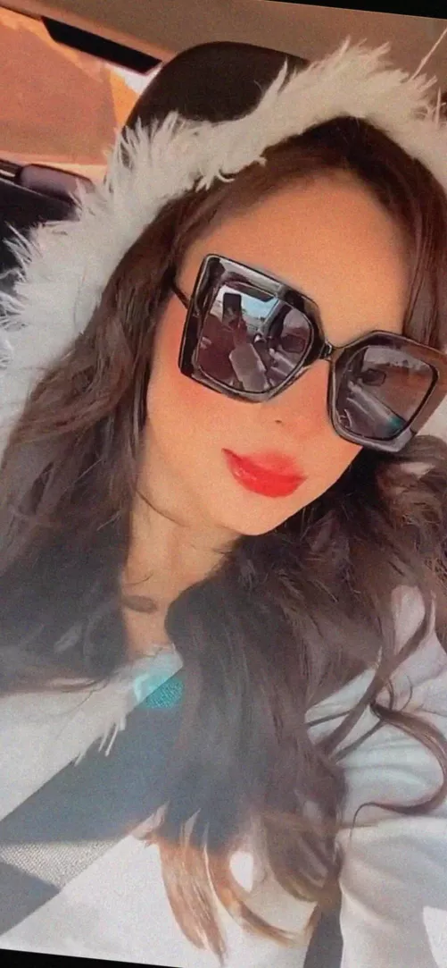 21[F4M] Looking for someone to spice up my routine, any takers?