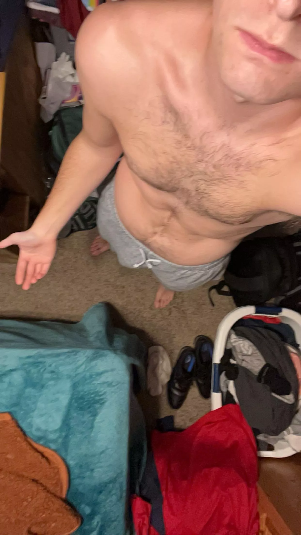 22 frat/masc/fit looking for similar for longer term bros or bromance. No fem or bottoms.